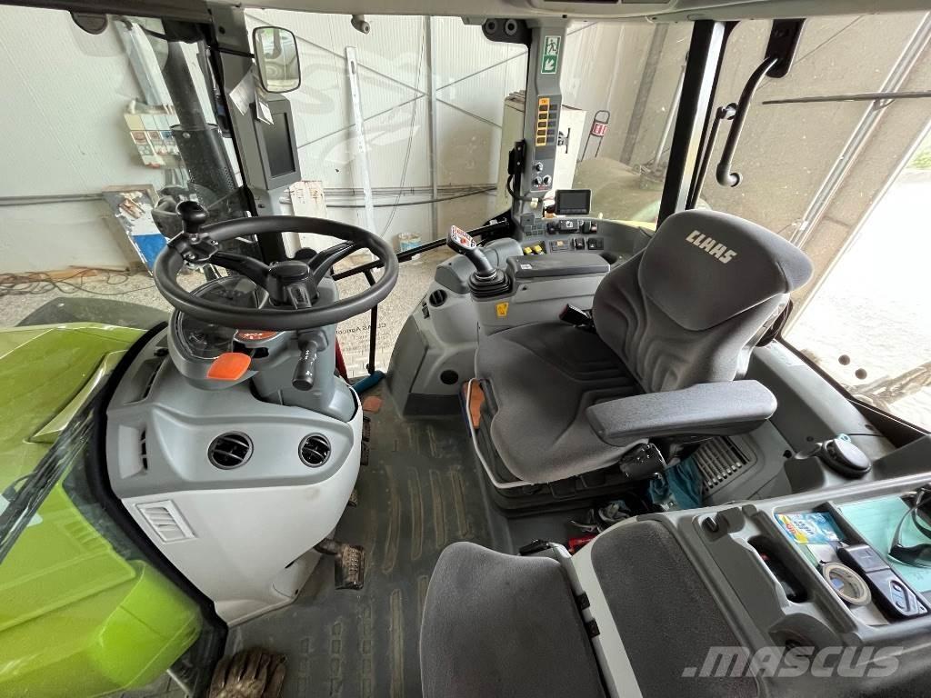 CLAAS Arion 440 Tractores