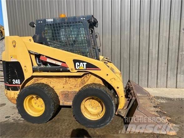 CAT 246 Minicargadoras