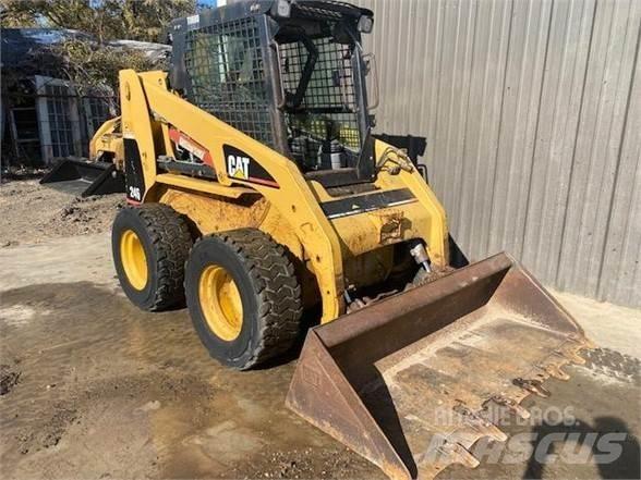 CAT 246 Minicargadoras