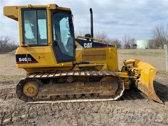 CAT D4G XL Buldozer sobre oruga