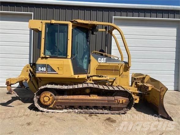 CAT D4G XL Buldozer sobre oruga