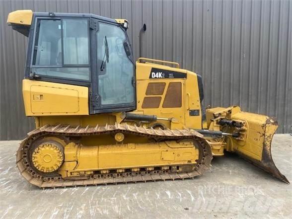CAT D4K2 XL Buldozer sobre oruga