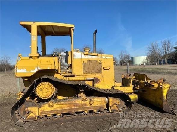 CAT D5M LGP Buldozer sobre oruga