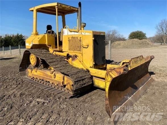 CAT D5M LGP Buldozer sobre oruga