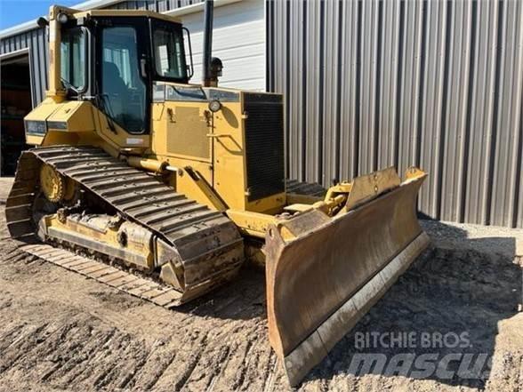 CAT D5M LGP Buldozer sobre oruga