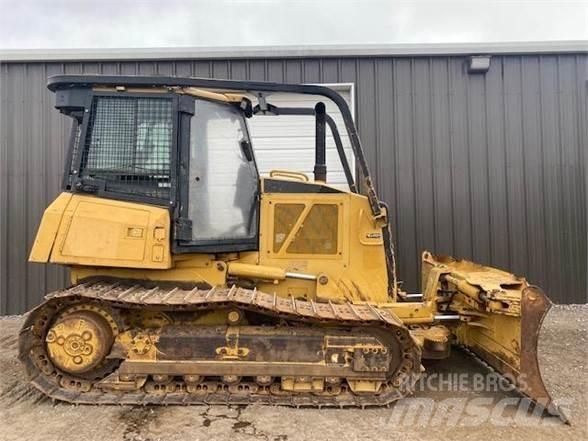 CAT D6K Buldozer sobre oruga
