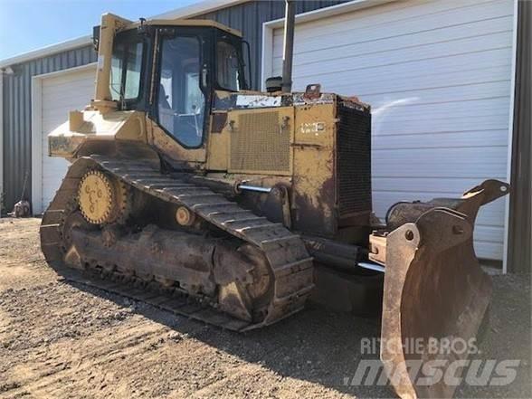 CAT D6M XL Buldozer sobre oruga