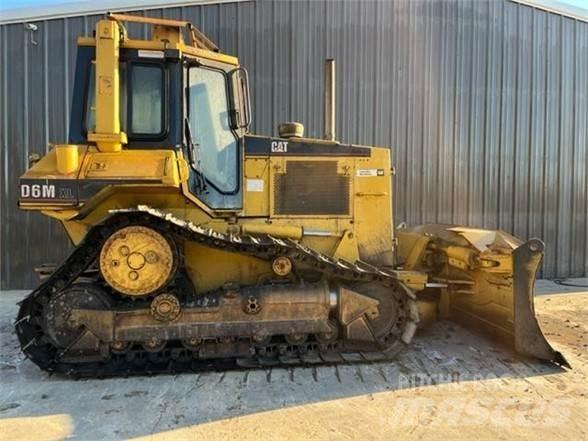 CAT D6M XL Buldozer sobre oruga