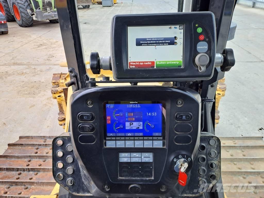 Komatsu D 61 PXI-23 Buldozer sobre oruga