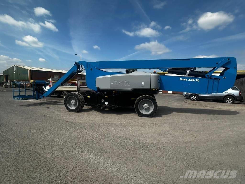 Genie ZX 135/70 Plataforma de trabajo articulada