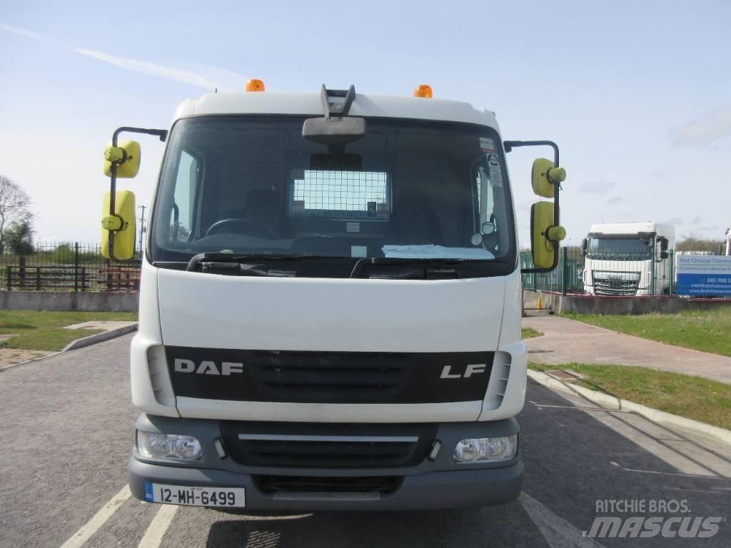DAF 45.210 ATI Camiones portamaquinaria