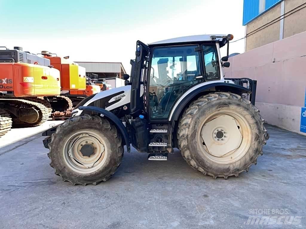Valtra G115 Tractores