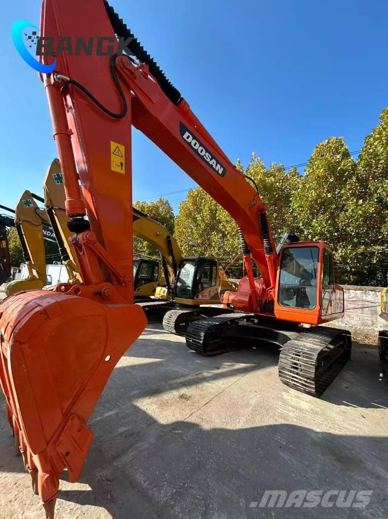 Doosan DX 225 Excavadoras de cadenas