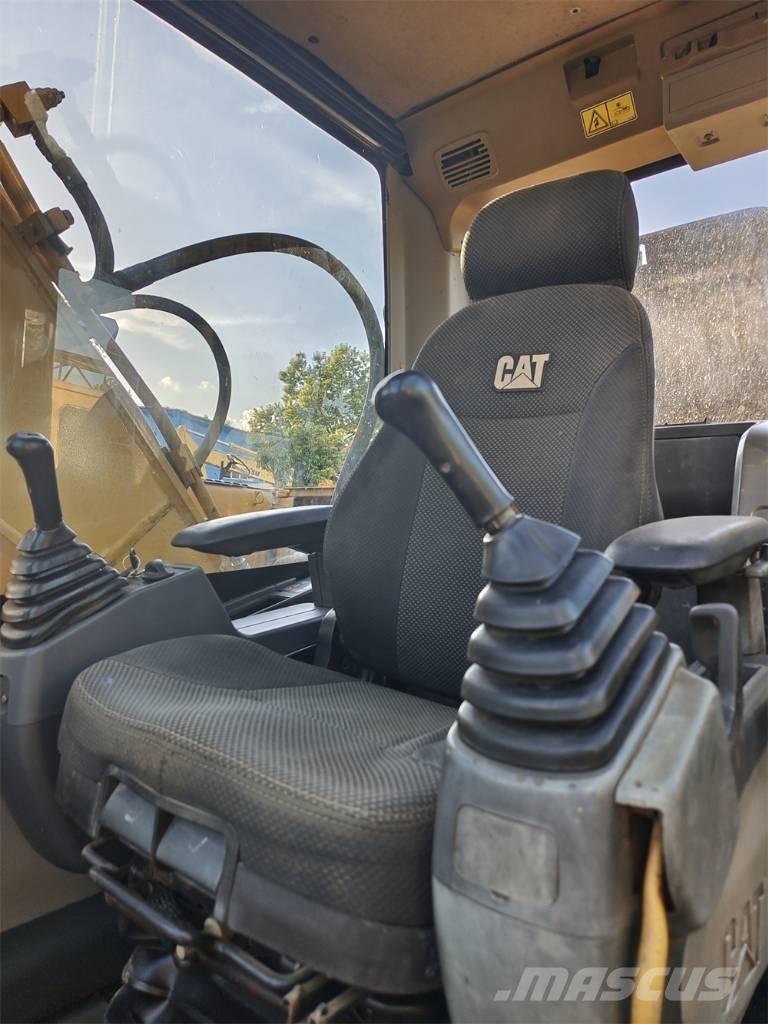 CAT 320 D 2 L Excavadoras de cadenas