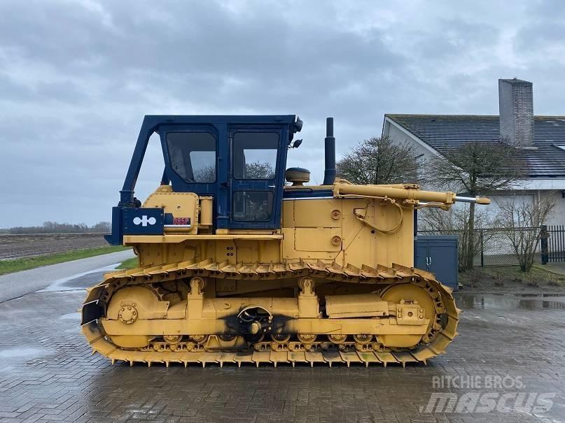 Komatsu D 85 P Buldozer sobre oruga