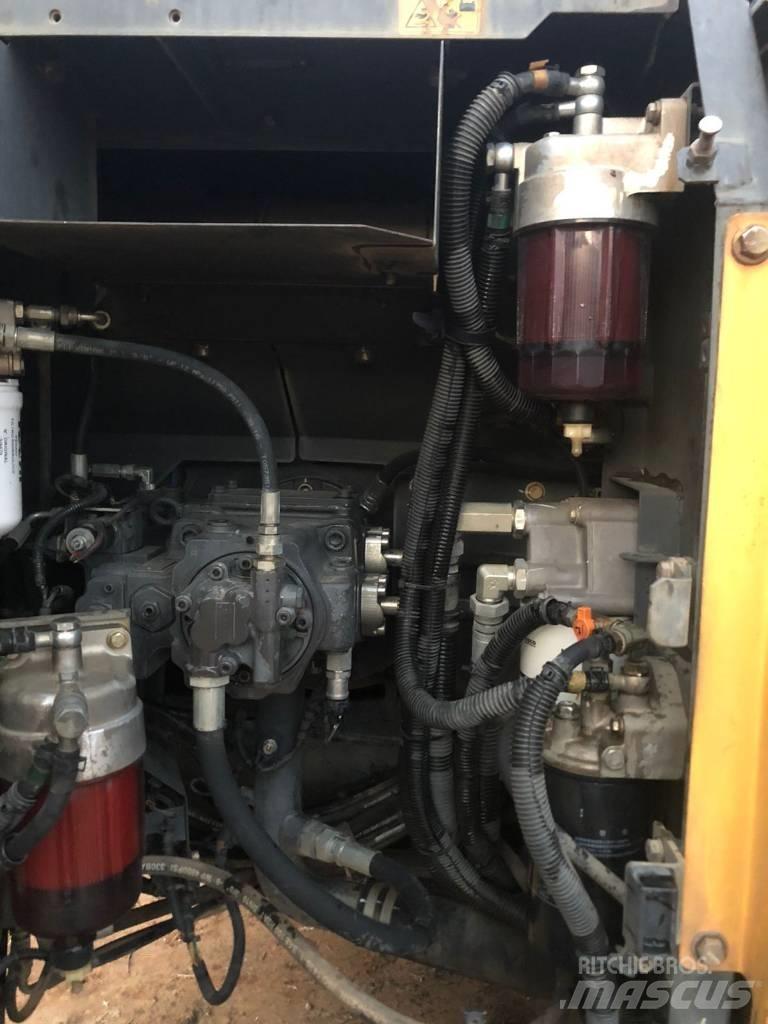 New Holland E 145 Excavadoras de cadenas