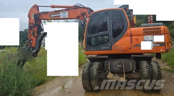Doosan DX 140 W Excavadoras de ruedas