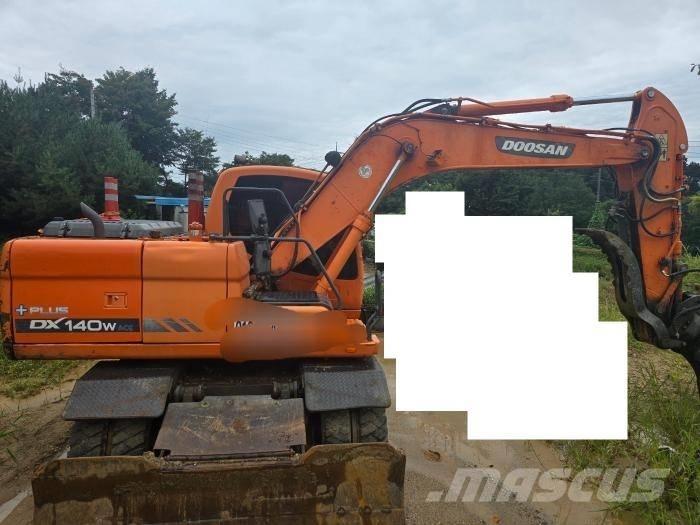 Doosan DX 140 W Excavadoras de ruedas