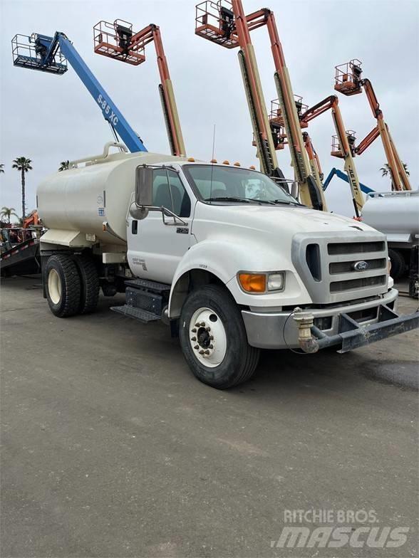 Ford F750 SD Camiones cisterna
