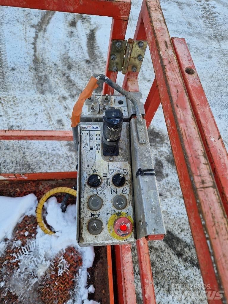 SkyJack SJ 6832 RT Plataformas tijera