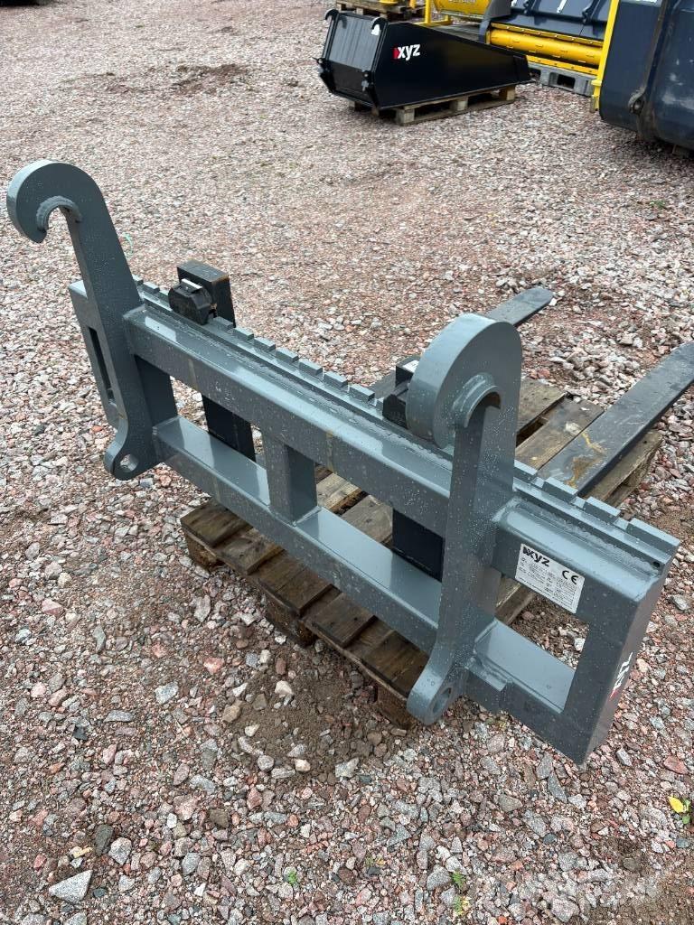 XYZ Gaffelställ BM Cargadoras sobre ruedas