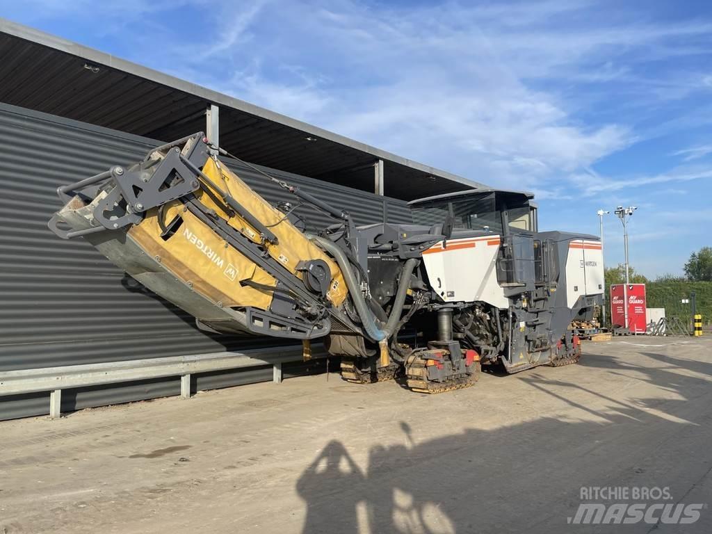Wirtgen W 220 FI Máquinas moledoras de asfalto en frío