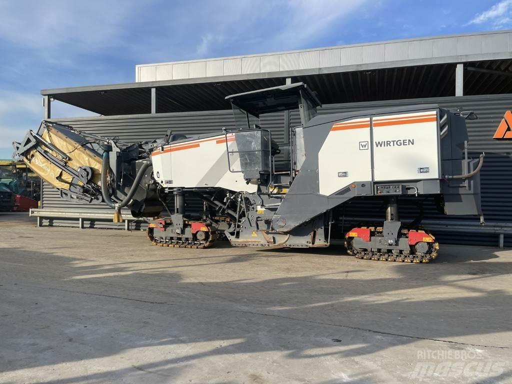 Wirtgen W 220 FI Máquinas moledoras de asfalto en frío