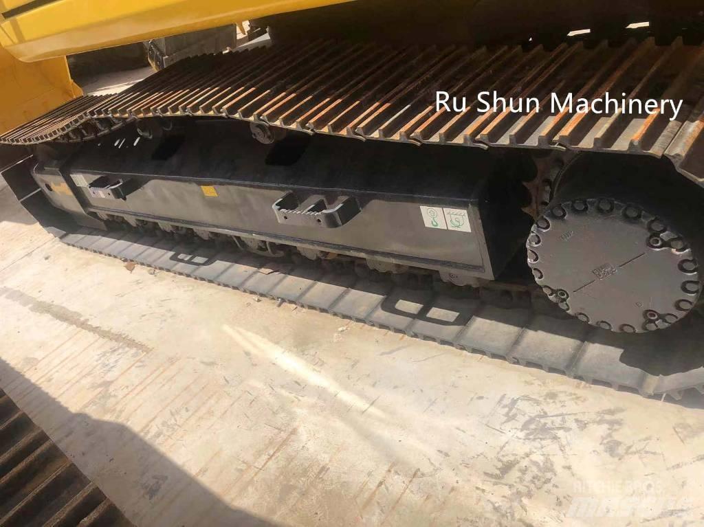Komatsu PC 220-8 Excavadoras de cadenas