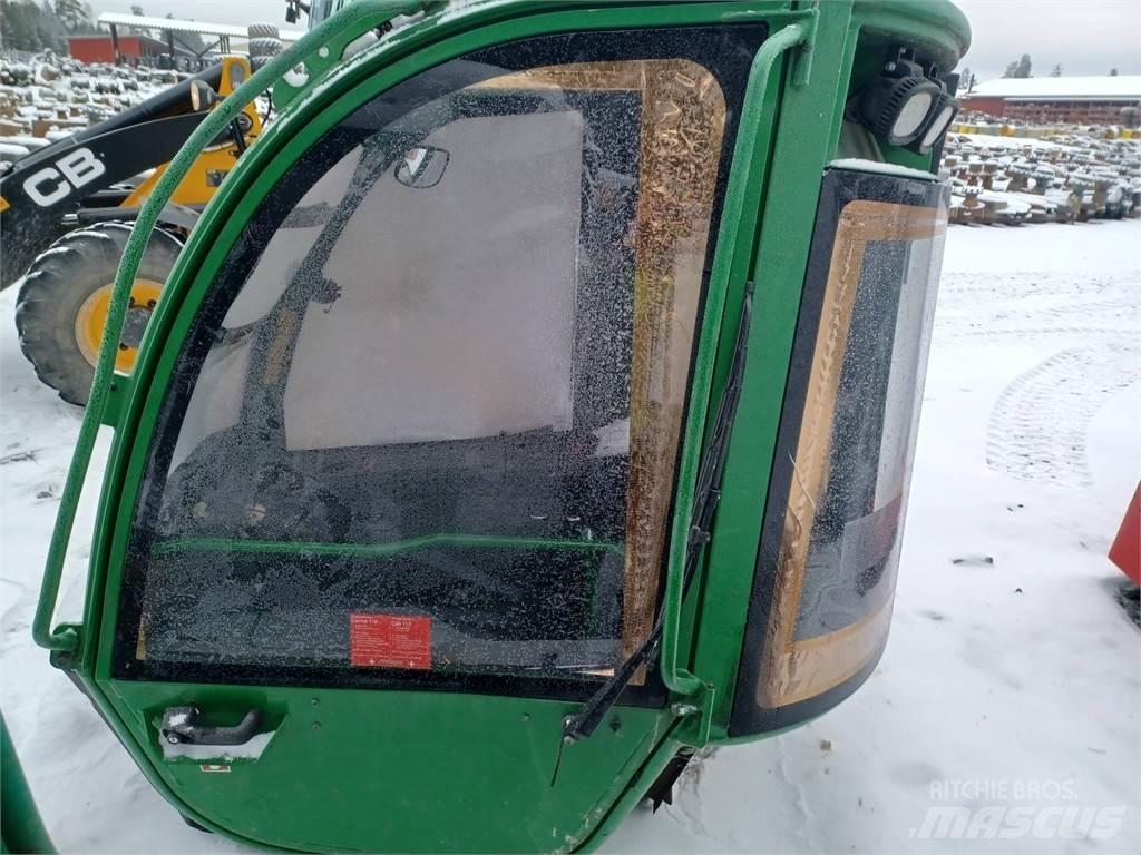 John Deere 1210e Cabinas e interior