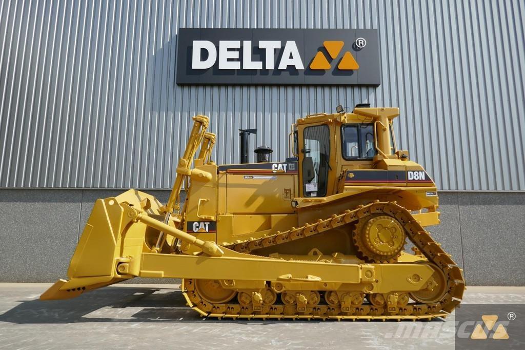 CAT D8N Buldozer sobre oruga
