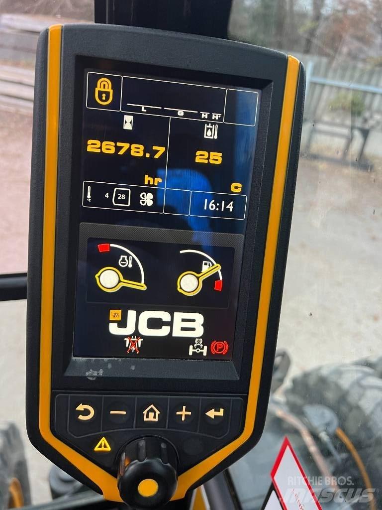 JCB JS 145 W+ TT4i Excavadoras de ruedas