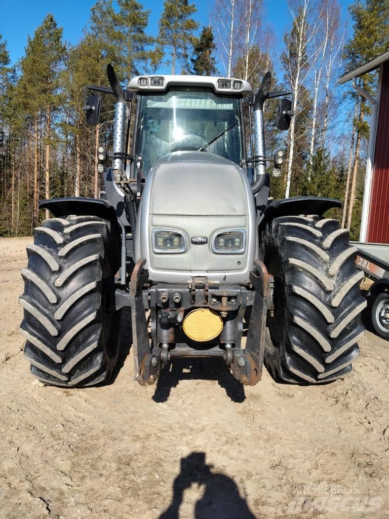 Valtra T130 Hi-Tek Tractores