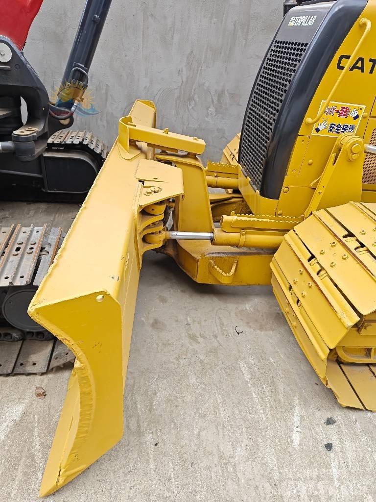 CAT D 5 K Buldozer sobre oruga