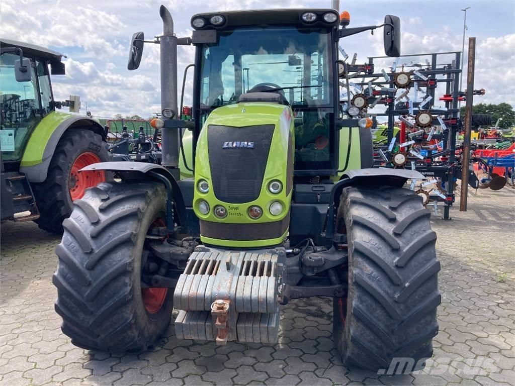 CLAAS Arion 640 Tractores