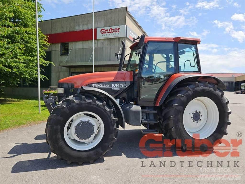 New Holland M 135 Tractores