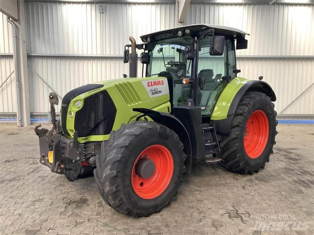 CLAAS Arion 640 Tractores