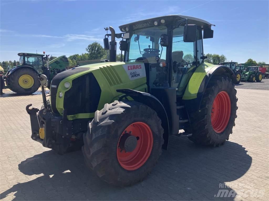 CLAAS Arion 640 Tractores