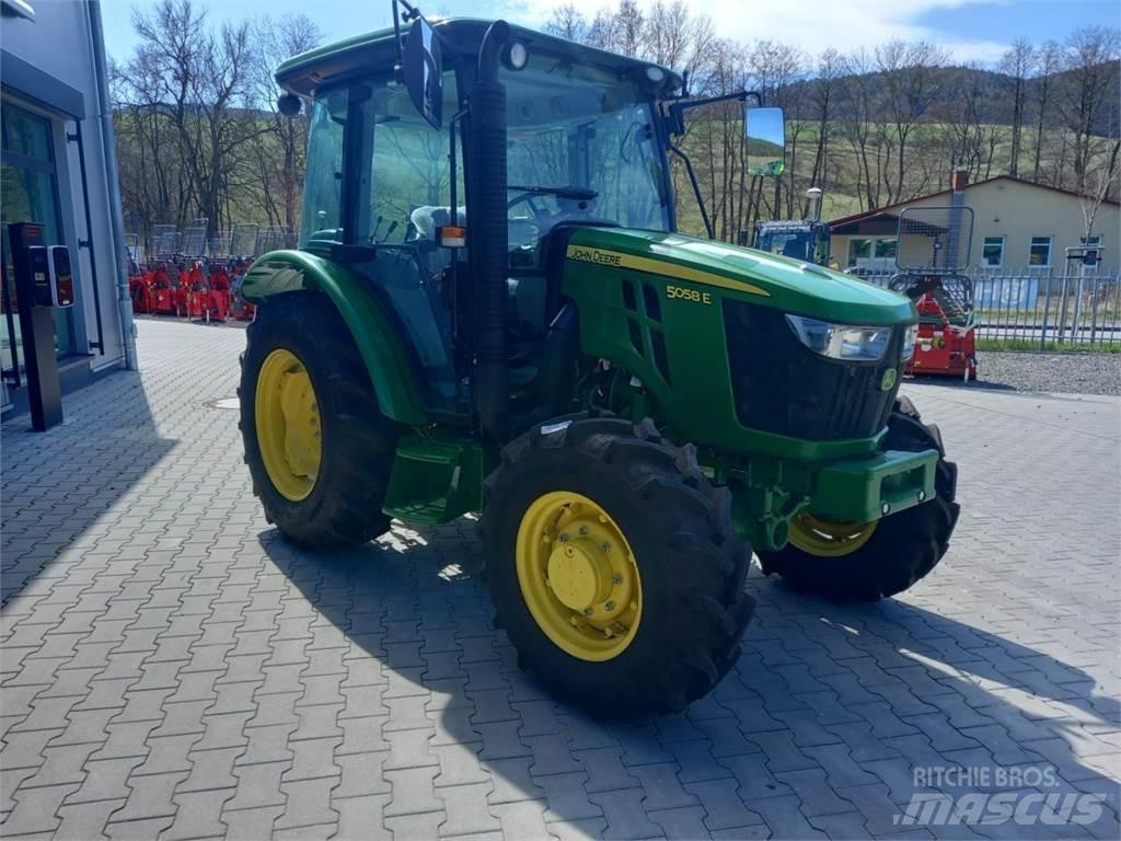 John Deere 5058E Tractores