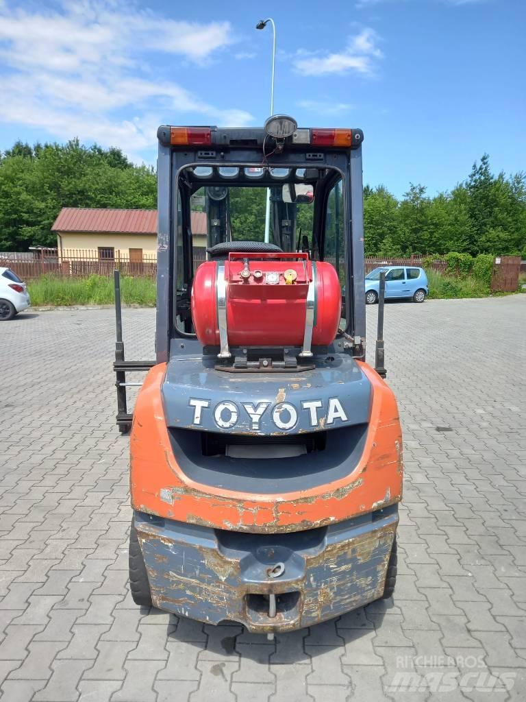 Toyota 8 FGF 30 Carretillas LPG