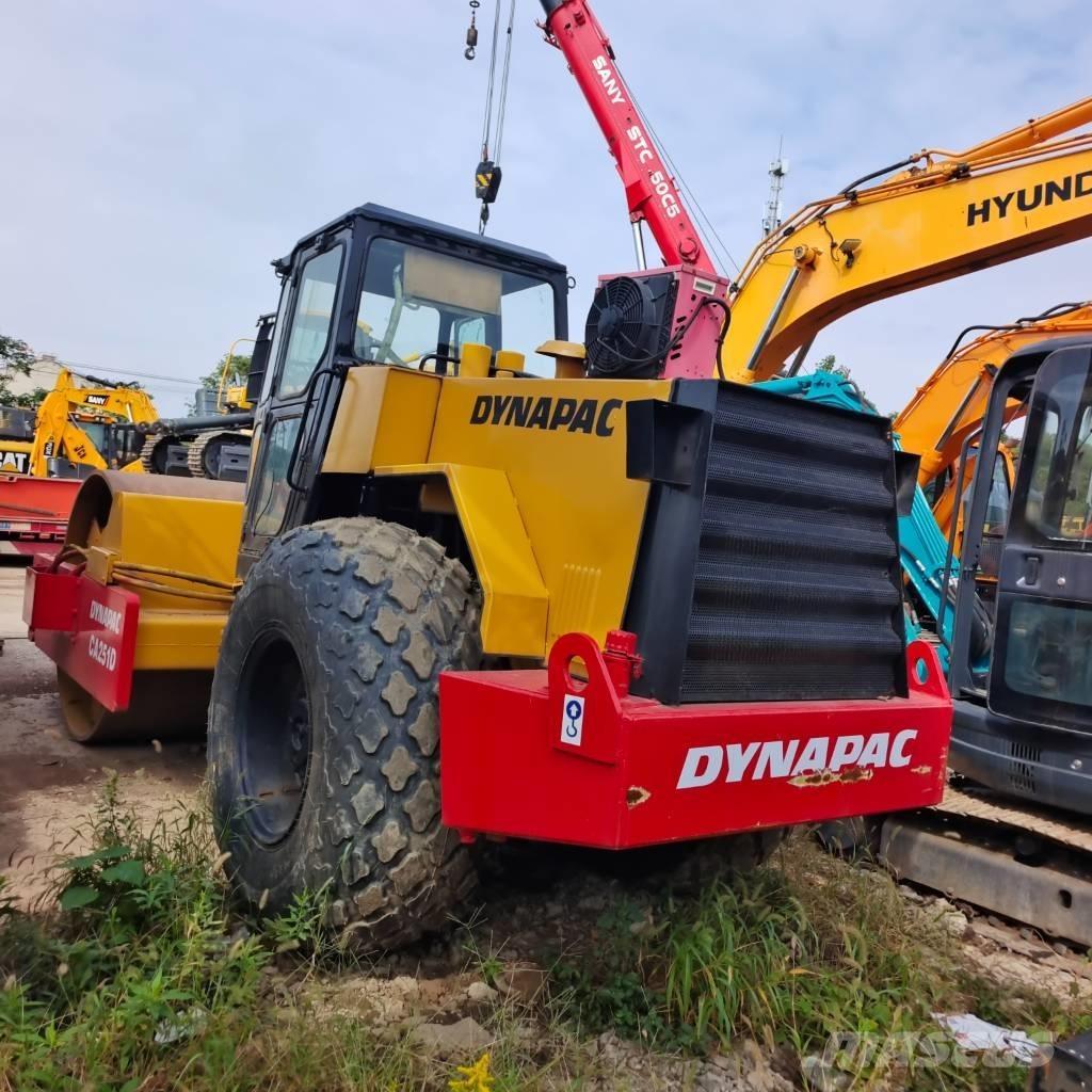 Dynapac CA 251 D Rodillos de un solo tambor