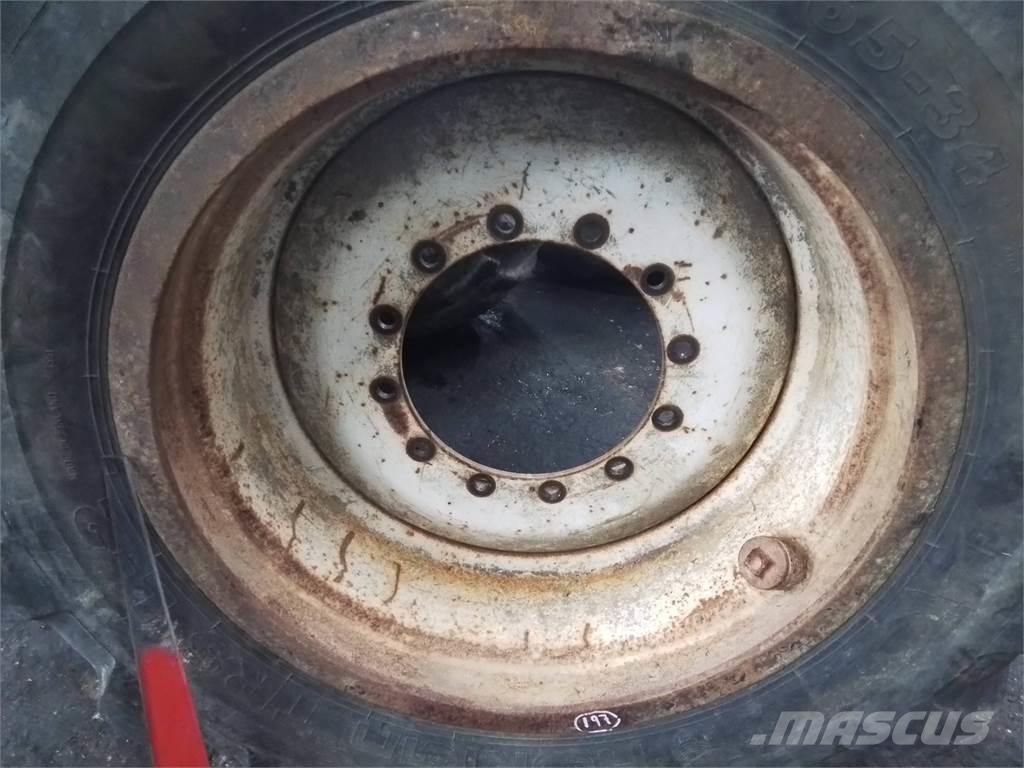 Valmet 836 20x34 Neumáticos, ruedas y llantas