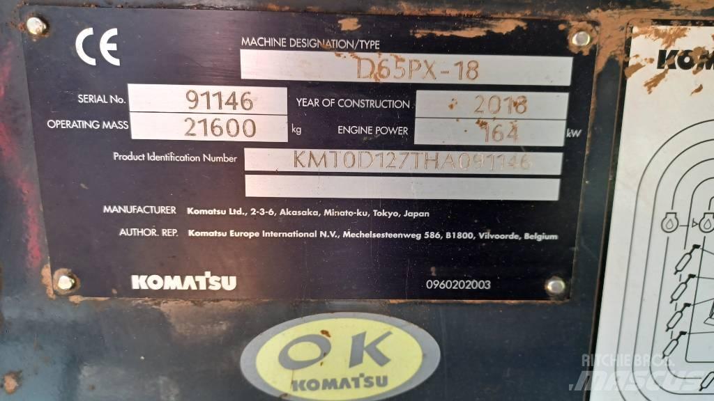 Komatsu D65PX-18 Buldozer sobre oruga
