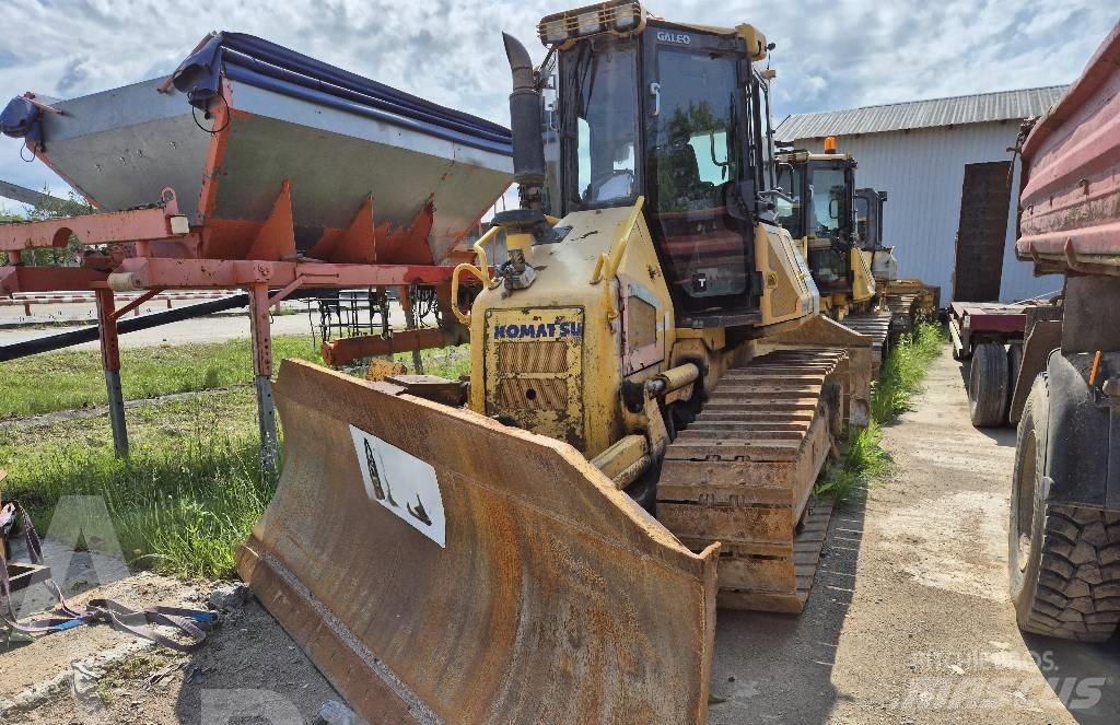 Komatsu D 51 EX-22 Buldozer sobre oruga