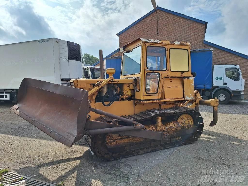 Komatsu D45-1 Buldozer sobre oruga