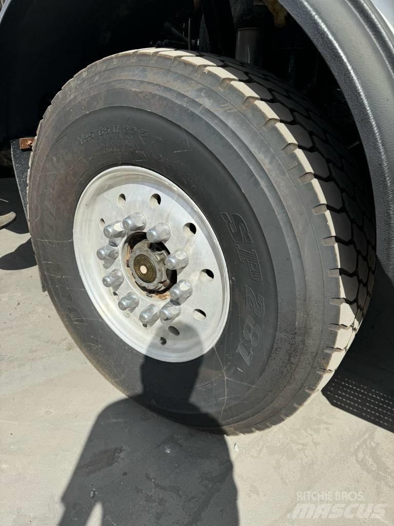 Mack MR 688 S Otros camiones