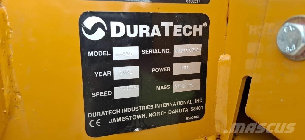 Haybuster H-835 Desmenuzadoras, cortadoras y desenrolladoras de pacas
