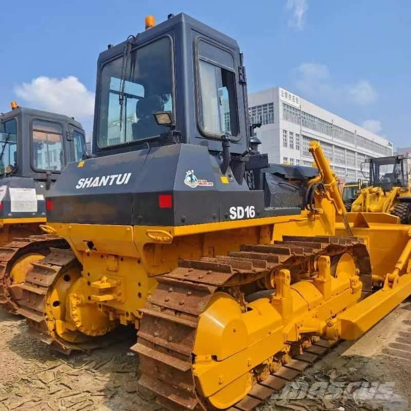 Shantui SD 16 Buldozer sobre oruga