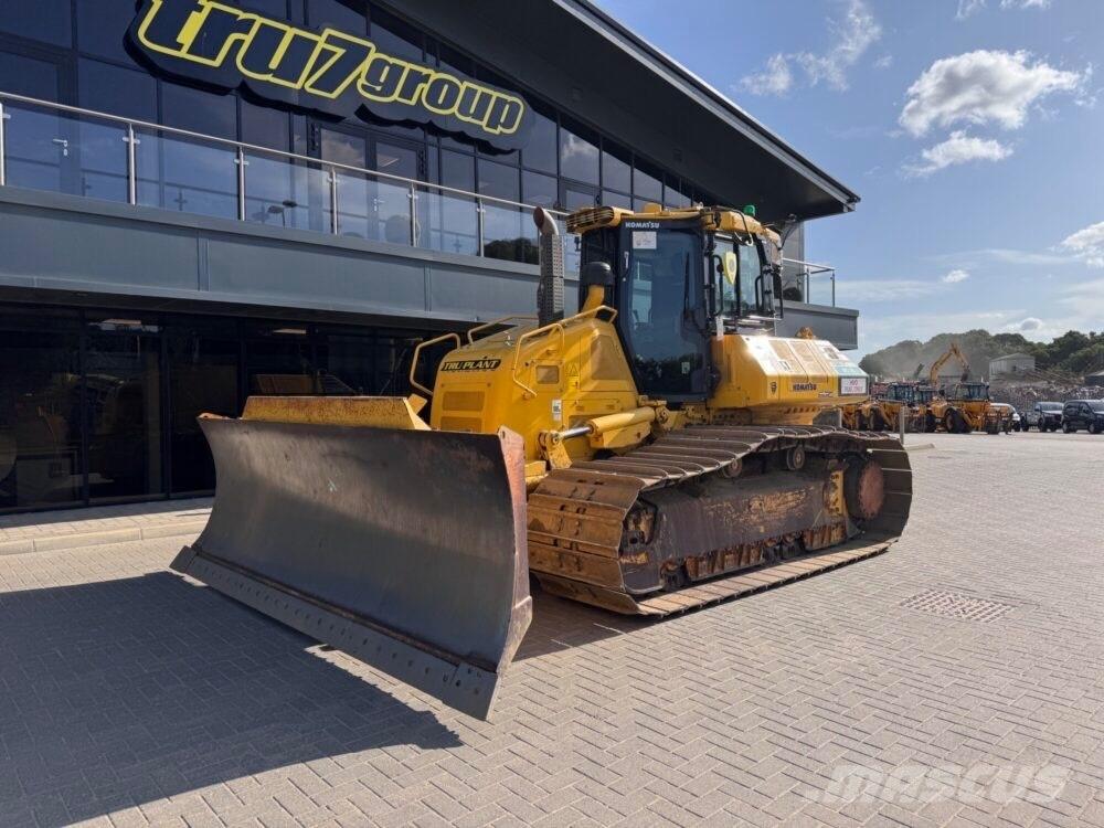 Komatsu D71 PXi-24EO Buldozer sobre oruga