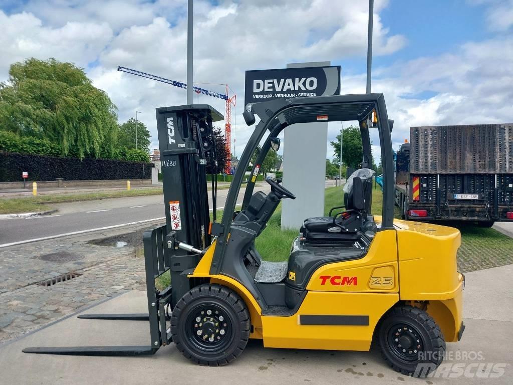 TCM FD25 E2  (*NEW) Carretillas diesel