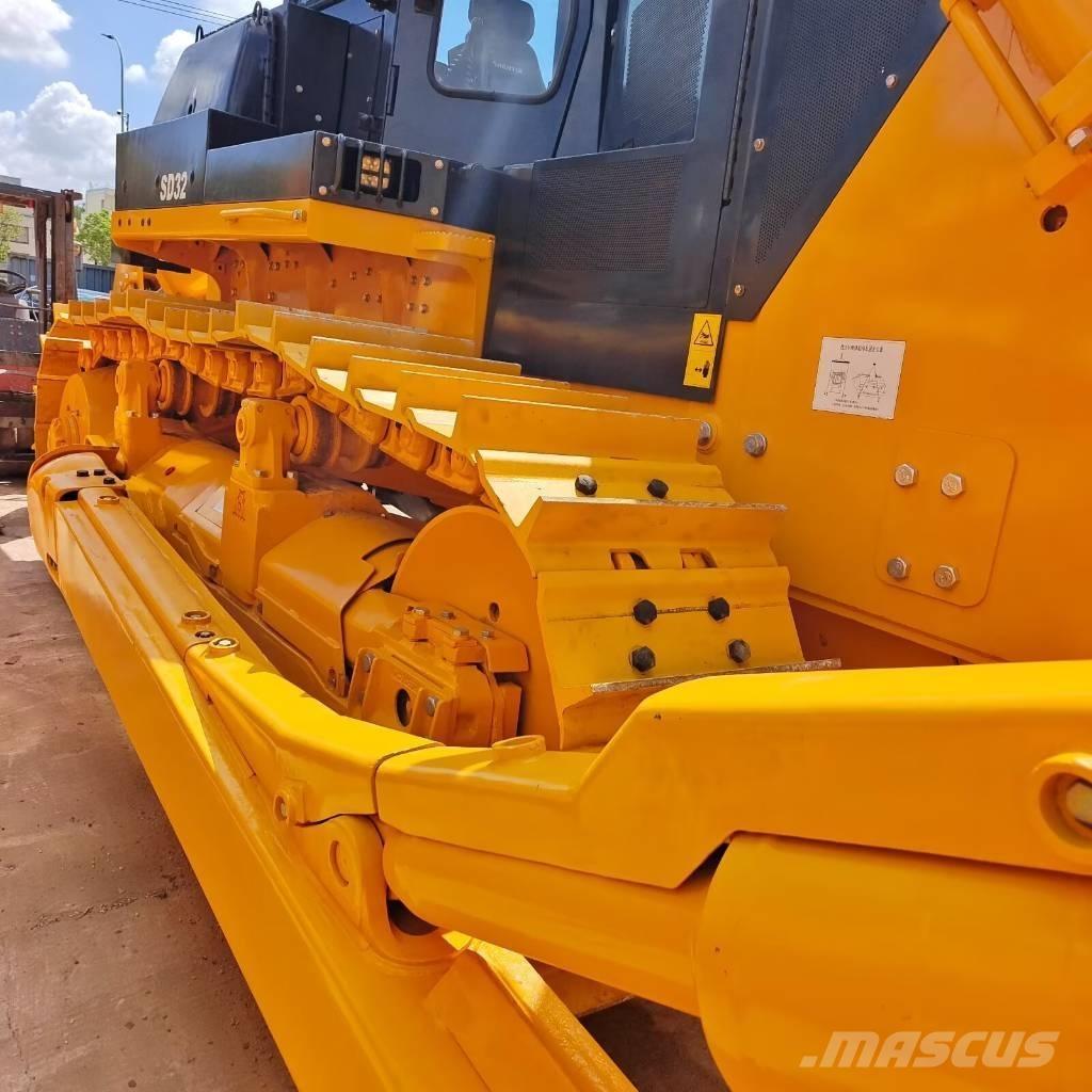 Shantui SD 32 Buldozer sobre oruga
